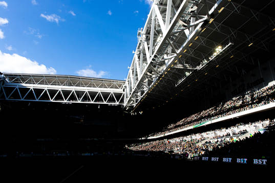 Öppet tak på Tele2 Arena