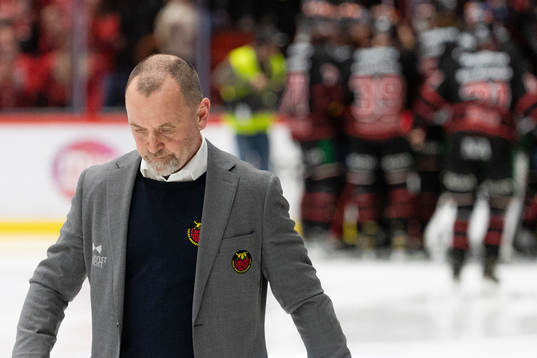 Luleås  tränare Thomas Berglund deppar