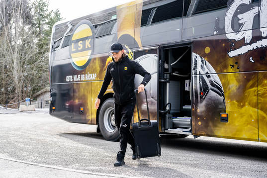 Tom Pettersson of Lillestrøm arrives