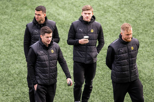 Pål André Helland and players of Lillestrøm