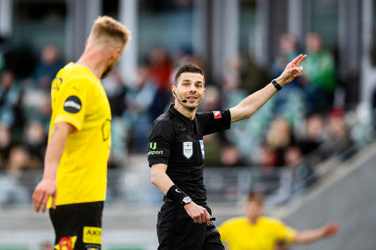 Tore Hansen, referee