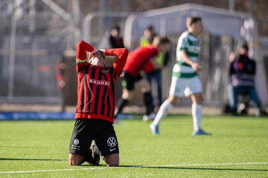 Brommapojkarnas Philip Hellqvist deppar