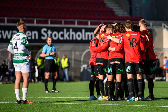 Brommapojkarnas spelare jublar