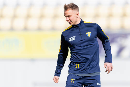 Torns Ossian Hallberg före fotbollsmatchen i Ettan södra