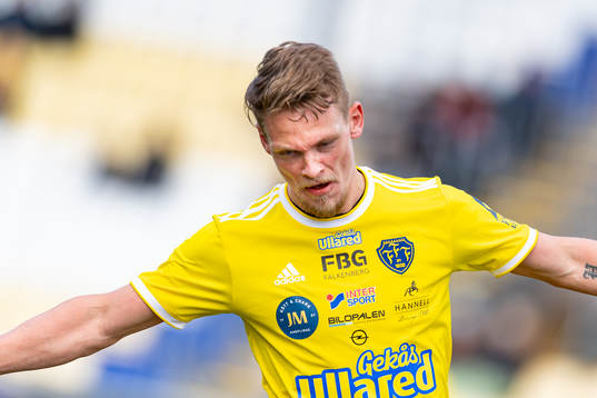 Falkenbergs Robin Hofsö jublar