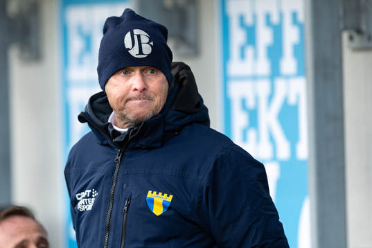 Torns tränare Anders Grimberg före fotbollsmatchen i