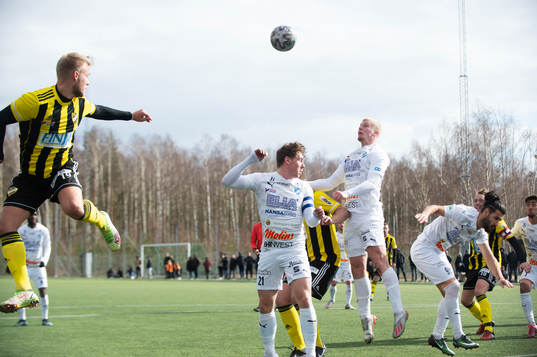 IFK Hässleholms Jens Lynard i matchen i div. 2 Södra