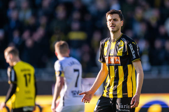 Häckens Alexander Jeremejeff reagerar