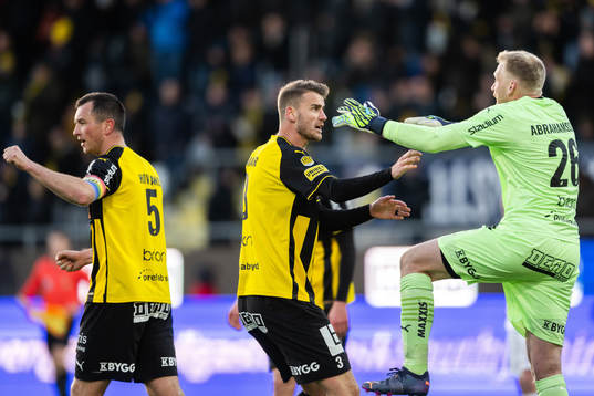 Häckens Even Hovland, Johan Hammar och målvakt Peter