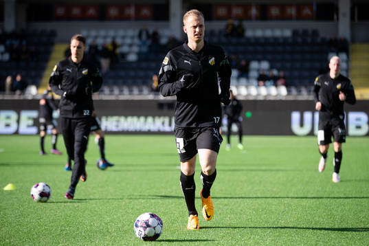Häckens Gustav Berggren innan fotbollsmatchen i