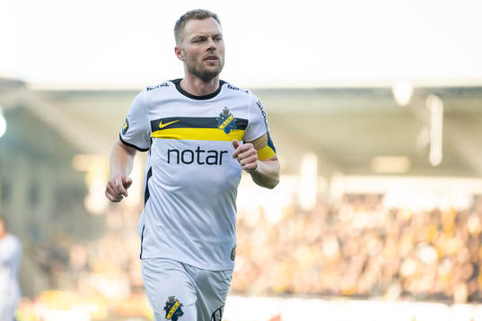 s Sebastian Larsson