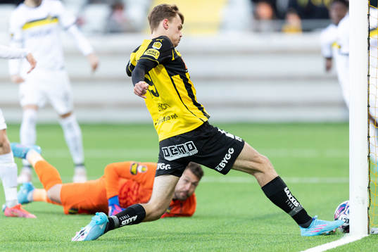 Häckens Oscar Uddenäs gör 3-1