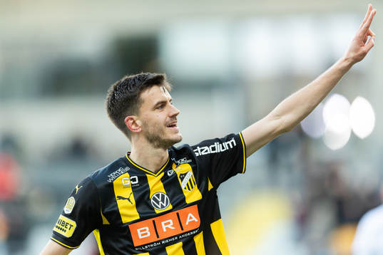 Häckens Alexander Jeremejeff jublar