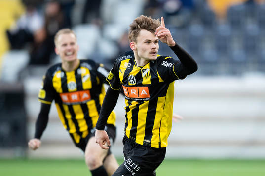 Häckens Oscar Uddenäs jublar
