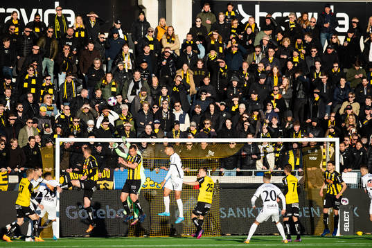under fotbollsmatchen i Allsvenskan mellan Häcken och AIK