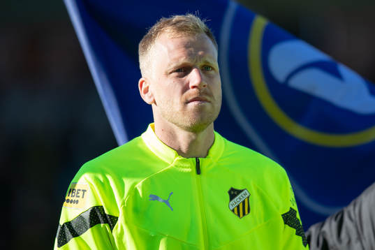 Häckens målvakt Peter Abrahamsson på line up innan