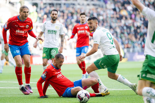 Helsingborgs Albert Ejupi och Hammarbys Astrit Selmani
