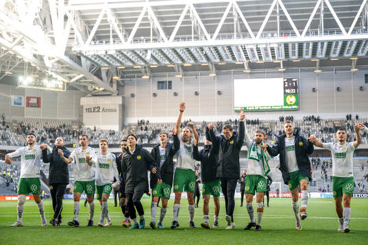 Hammarbys spelare jublar