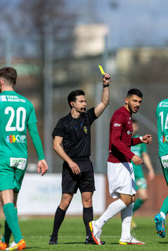 Domare Dino Demo ger Qvidings Leonardo Farah Shahin varning