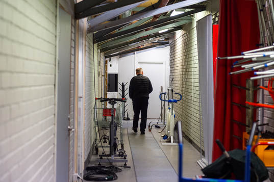 Timrås sportchef Kent Norberg i spelargången