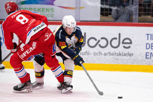 Timrås Ziyat Paigin och Djurgårdens Emil Berglund