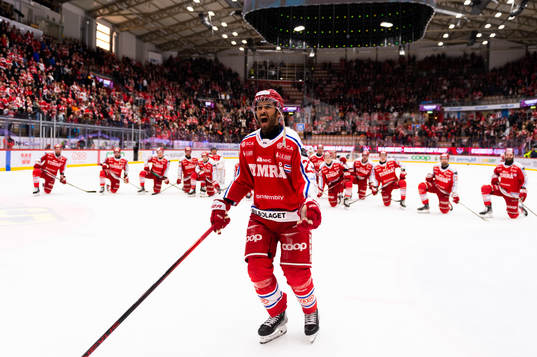 Timrås Jeremy Boyce-Rotevall jublar