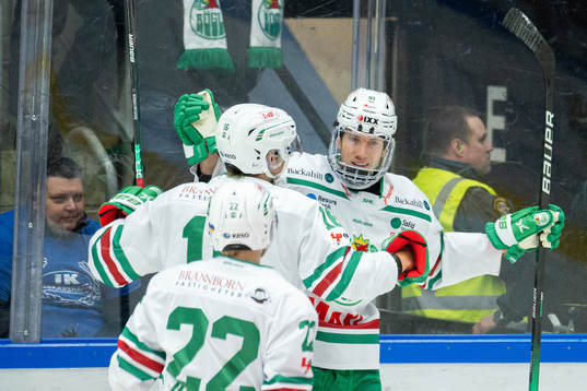 Rögles Adam Tambellini jublar