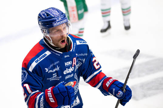 Oskarshamns Brian Cooper jublar