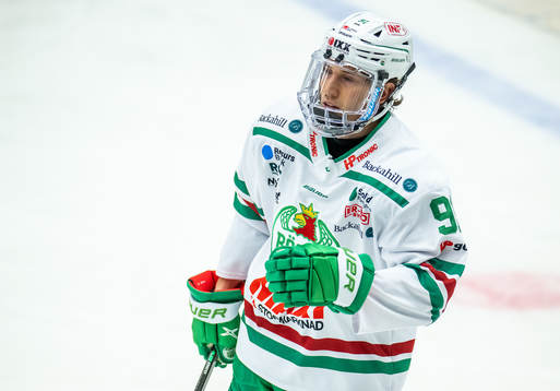 Rögles Adam Tambellini jublar