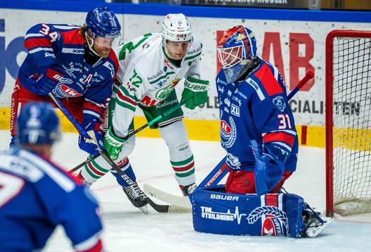 Oskarshamns Philip Samuelsson och målvakt Tim Juel samt