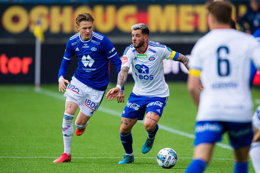 Birk Risa of Molde and Aron Leonard Dønnum of Vålerenga