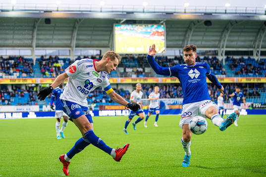 Vegar Eggen Hedenstad of Vålerenga and Kristoffer Haugen