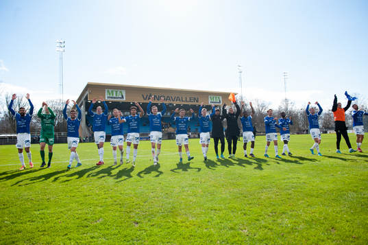 Trelleborgs spelare jublar