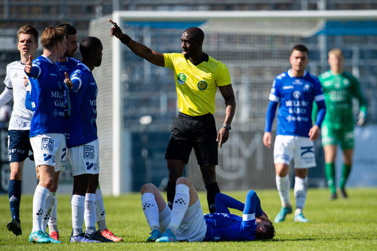 Domaren Fredrik Oppong
