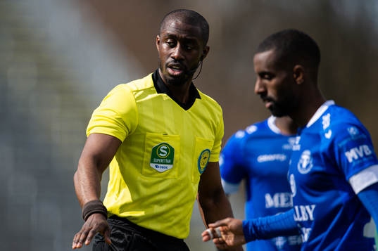 Domaren Fredrik Oppong