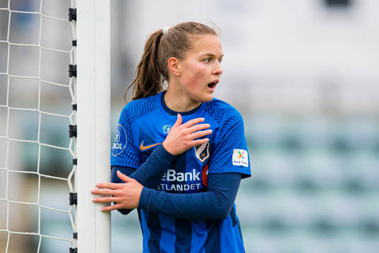 Iris Omarsdottir of Stabæk reacts