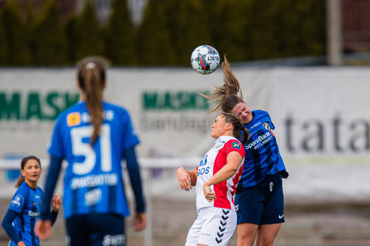 Anna Nerland Aahjem of Lyn and Kim Maria Sundlöv of Stabæk