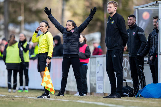 Rosengårds tränare Renee Slegers reagerar