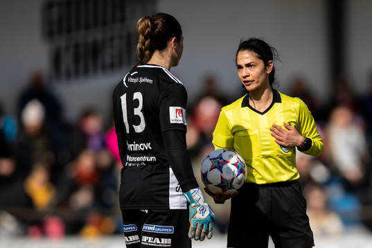 Domare Maral Mirzai Beni i diskussion med Vittsjös