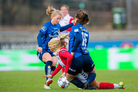 Cathinka Friis Tandberg of Lyn and Kim Maria Sundlöv of