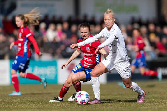 Vittsjös Kayla Adamek och Rosengårds Caroline Seger