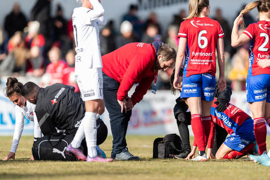 Rosengårds Katrine Veje och Vittsjös Lisa Klinga får