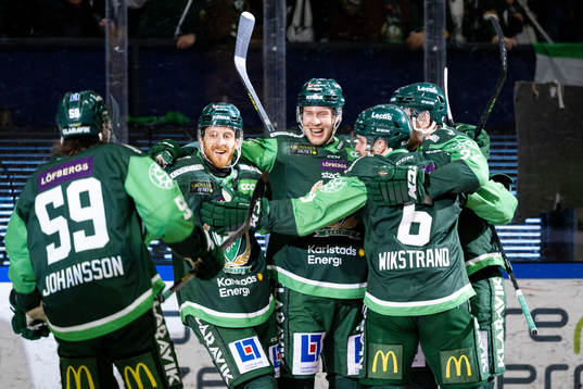 Färjestads Victor Ejdsell jublar