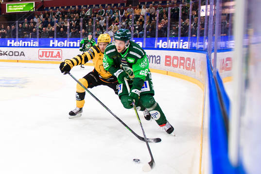 Skellefteås Måns Forsfjäll och Färjestads Per Åslund