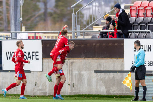Skövdes spelare jublar