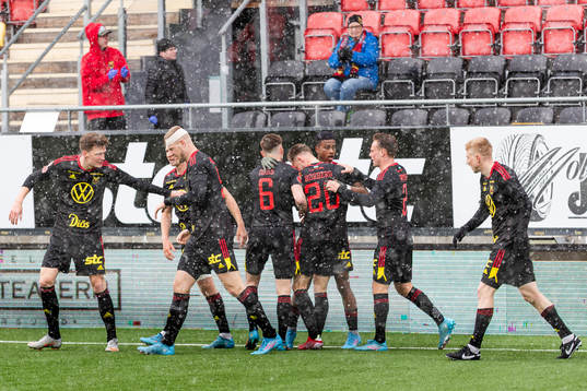 Östersunds spelare jublar