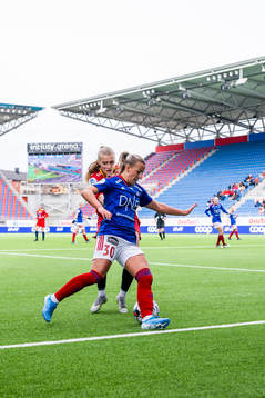 Oline Brekke Fuglem of Røa and Stine Nybø Brekken of