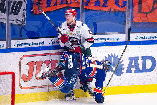 Frölundas Christian Folin och Växjös Ludvig Nilsson nder