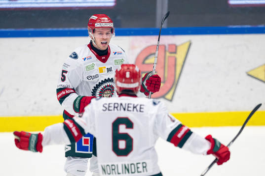 Frölundas Filip Johansson och Mattias Norlinder jublar