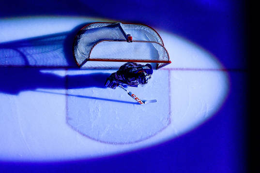 Växjös målvakt Adam Åhman före kvartsfinal två i SHL